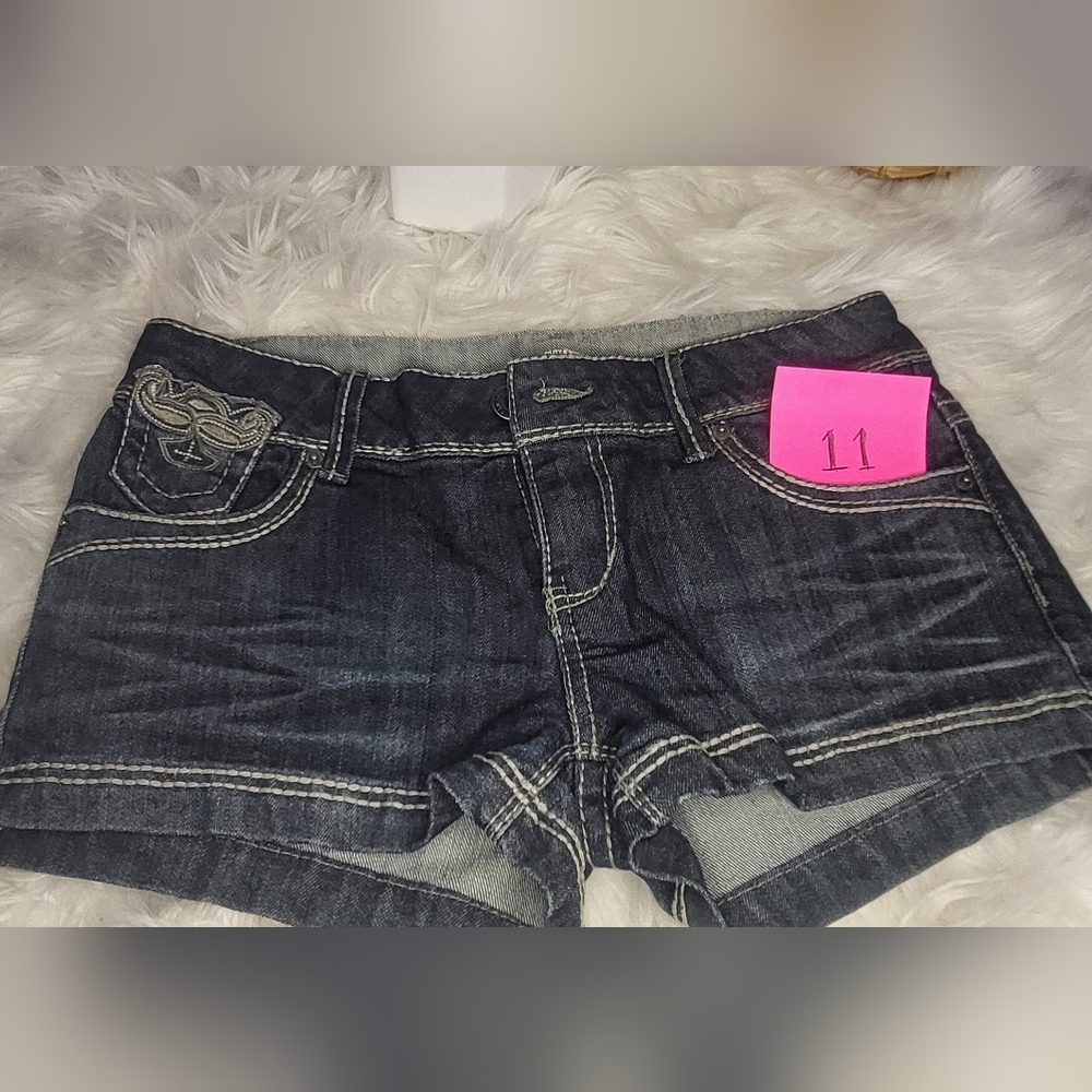 (#11) Women's shorts